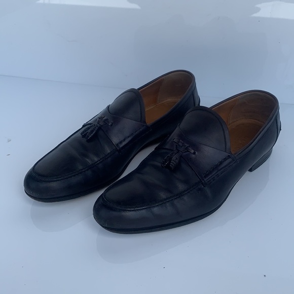 Black Leather Loafers/dress shoes by Gucci - Picture 3 of 16